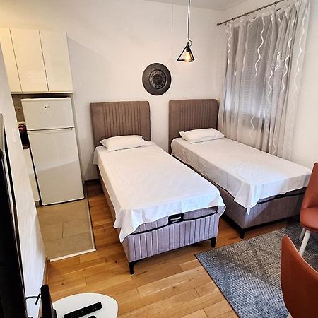 Lijepo Pozicioniran Stan, Atrakcije Blizu Apartment Podgorica Bagian luar foto