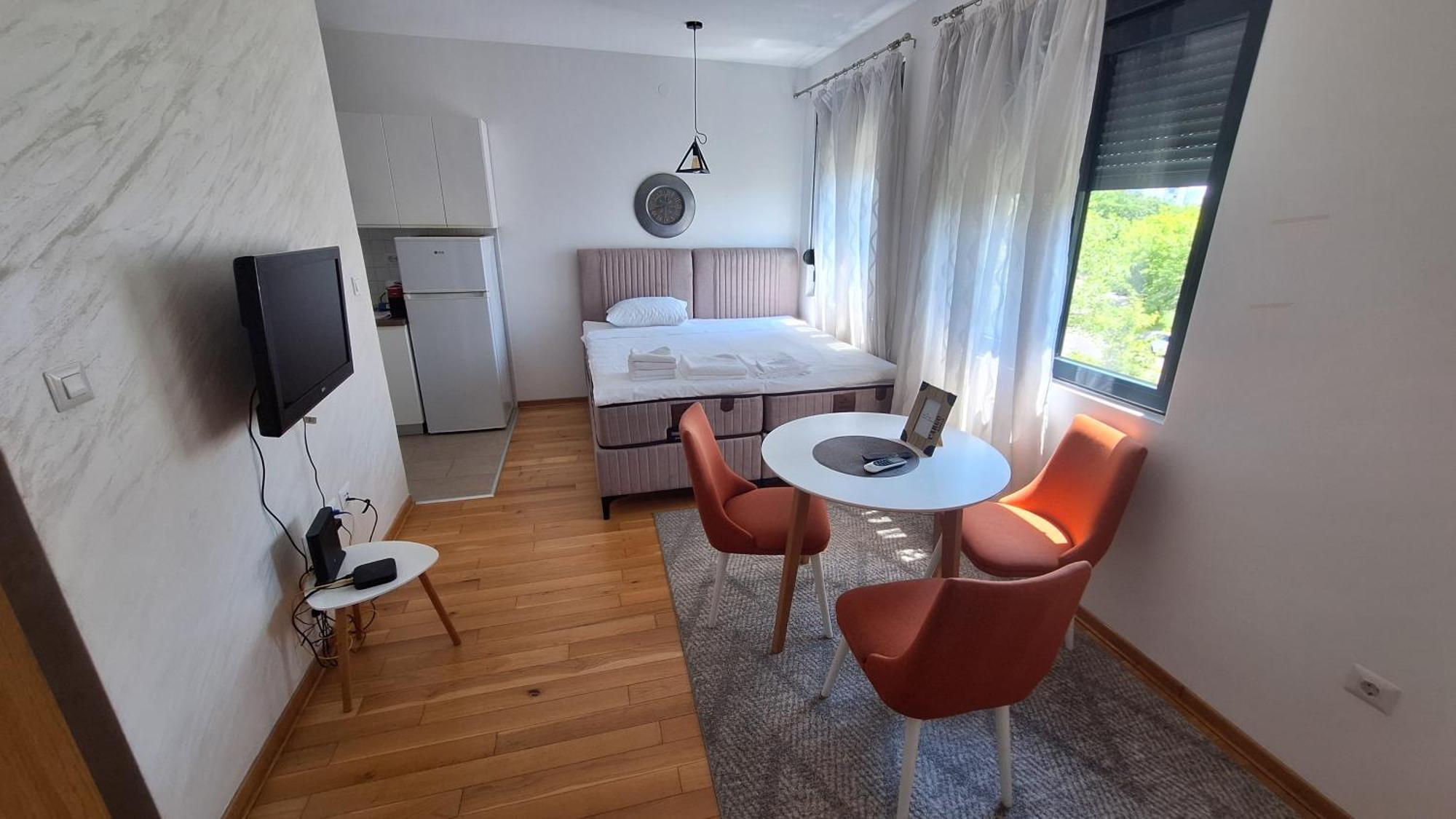 Lijepo Pozicioniran Stan, Atrakcije Blizu Apartment Podgorica Bagian luar foto